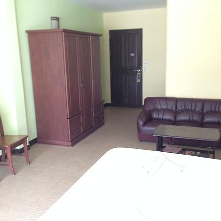 Tropicoza Hostel Patong Kültér fotó