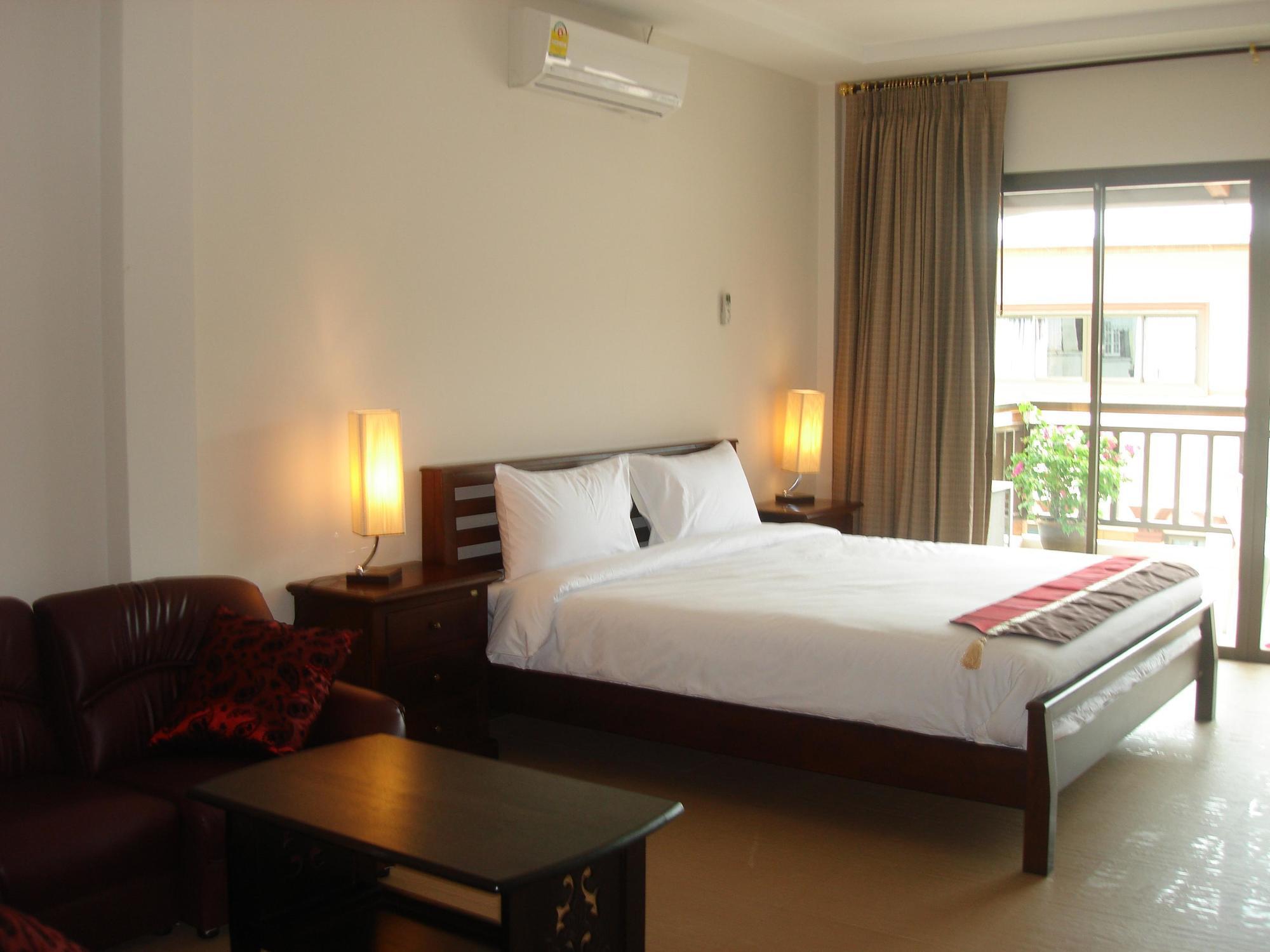 Tropicoza Hostel Patong Kültér fotó