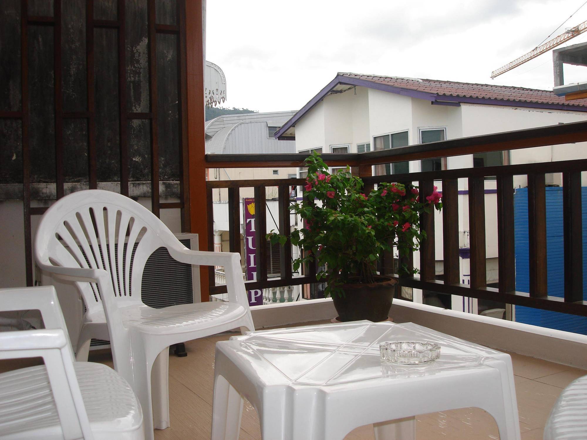 Tropicoza Hostel Patong Kültér fotó