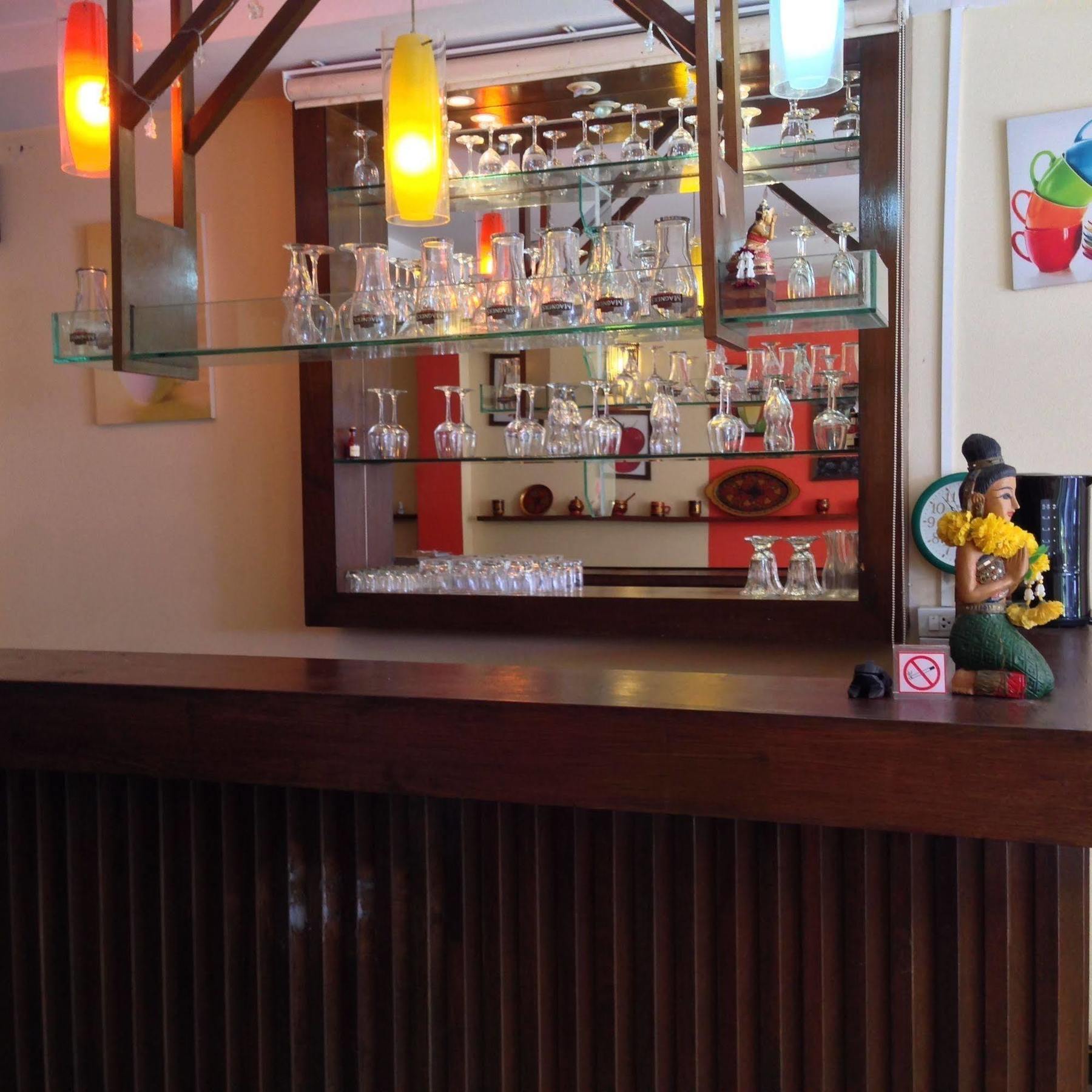 Tropicoza Hostel Patong Kültér fotó